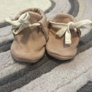 Quincy Mae baby booties